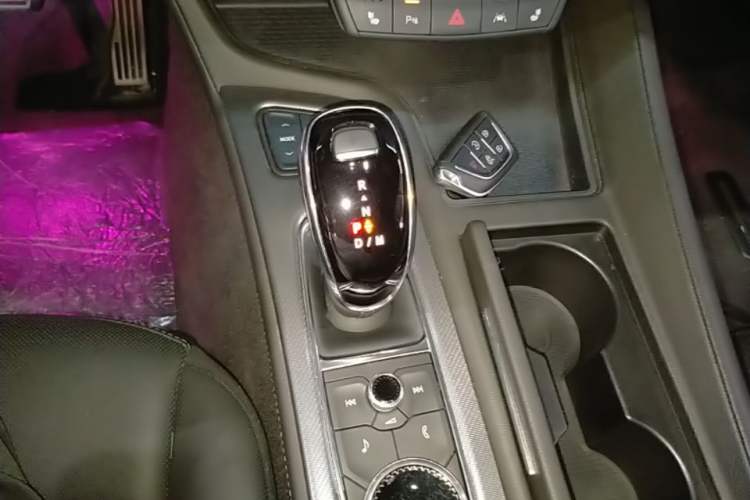 Used Cadillac CT5 2022 28T Prestige Edition Gear Lever