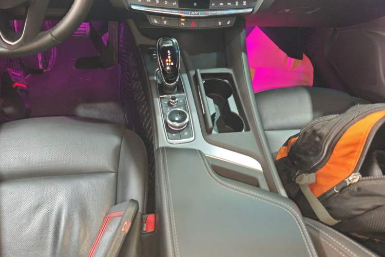 Used Cadillac CT5 2022 28T Luxury Edition Gear Lever