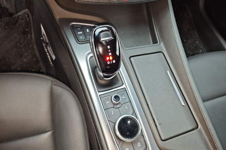 Used Cadillac CT5 2022 28T Luxury Edition Gear Lever