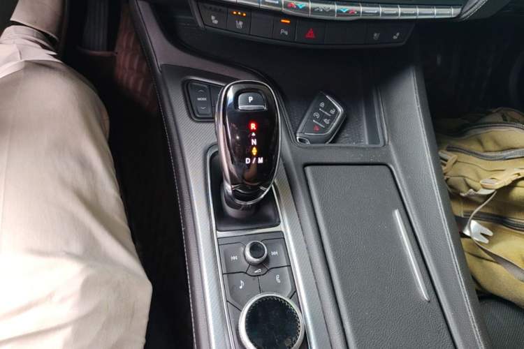 Used Cadillac CT5 2022 28T Luxury Edition Gear Lever