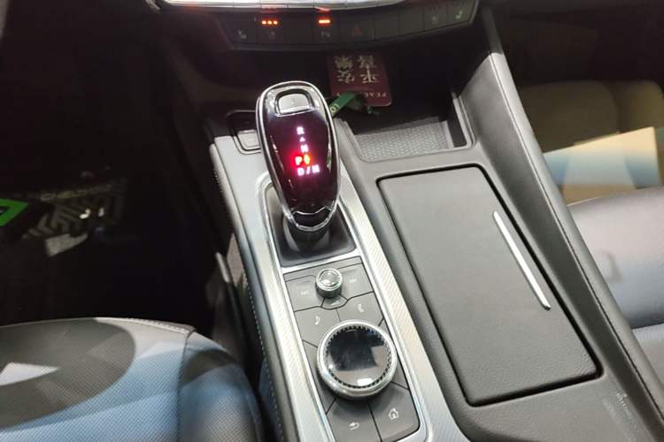 Used Cadillac CT5 2022 28T Luxury Edition Gear Lever