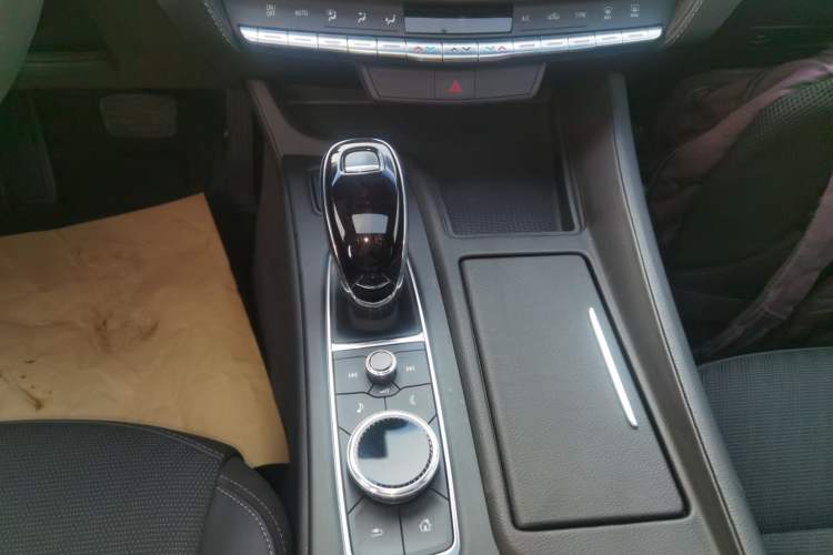 Used Cadillac CT5 2022 28T Fashion Edition Gear Lever