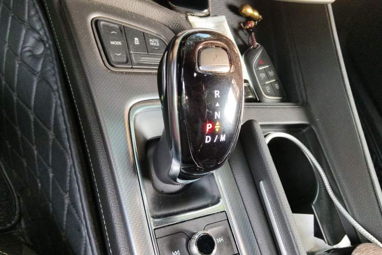 Used Cadillac CT5 2022 28T Luxury Edition Gear Lever