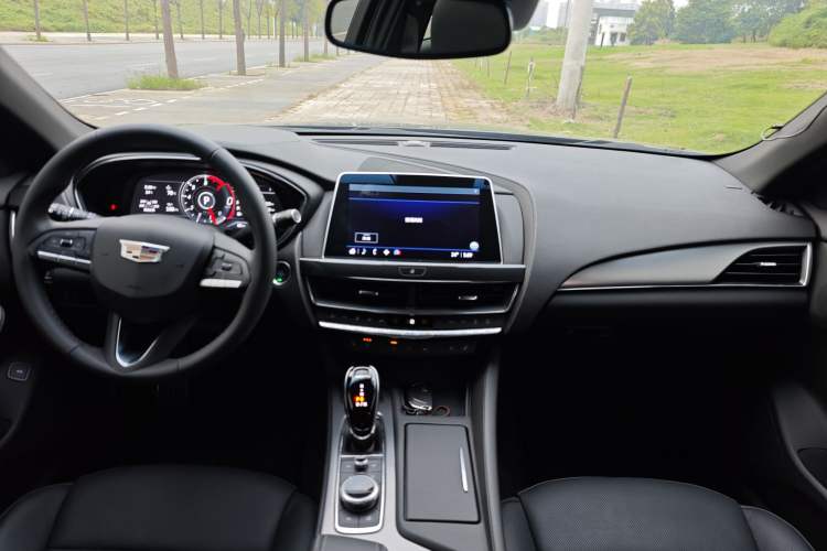 Used Cadillac CT5 2022 28T Luxury Version (Standard Edition) Interior 8