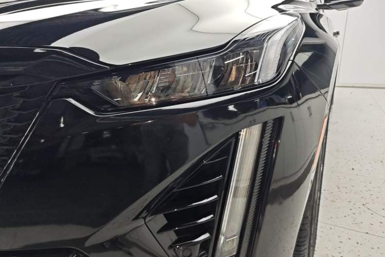 Used Cadillac CT5 2022 28T Luxury Edition Left Front Headlight