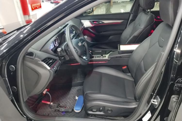 Used Cadillac CT5 2022 28T Luxury Edition Left Front Seat