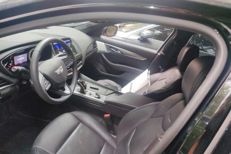 Used Cadillac CT5 2022 28T Luxury Edition Left Front Seat