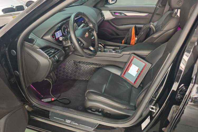 Used Cadillac CT5 2022 28T Luxury Edition Left Front Seat
