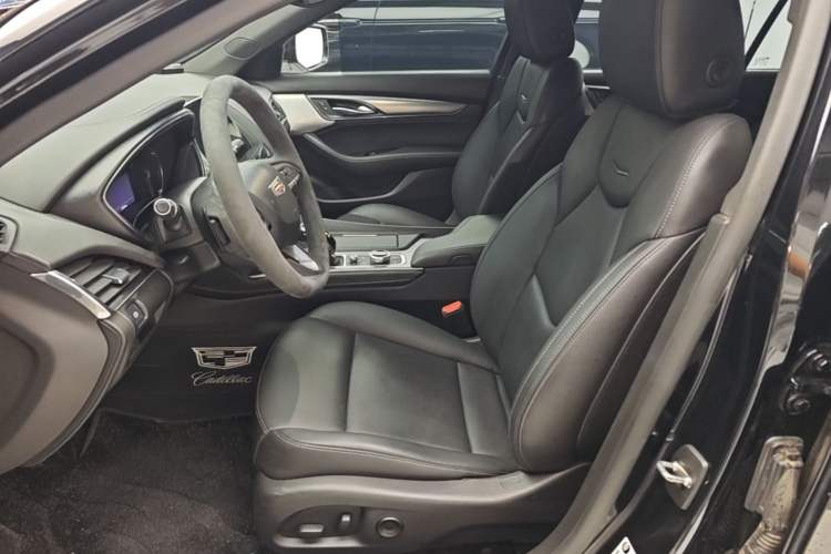 Used Cadillac CT5 2022 28T Luxury Edition Left Front Seat