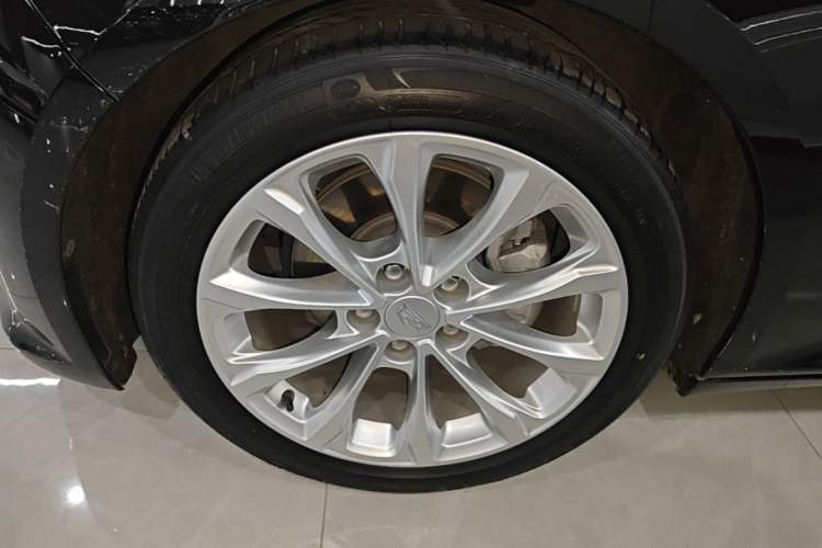 Used Cadillac CT5 2022 28T Luxury Version (Standard Edition) Left Front Wheel Hub
