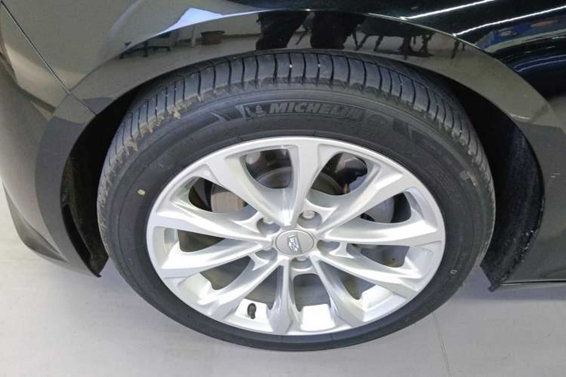 Used Cadillac CT5 2022 28T Luxury Version (Standard Edition) Left Front Wheel Hub