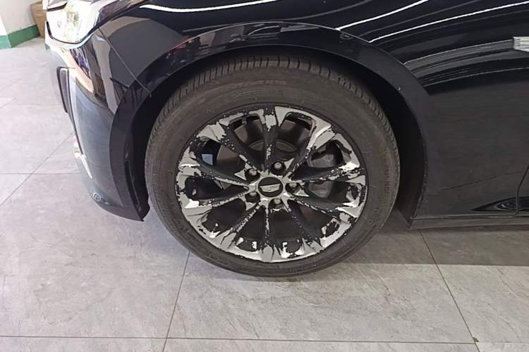 Used Cadillac CT5 2022 28T Luxury Version (Standard Edition) Left Front Wheel Hub
