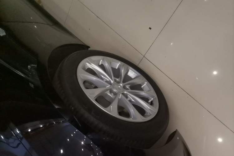 Used Cadillac CT5 2022 28T Luxury Version (Standard Edition) Left Front Wheel Hub