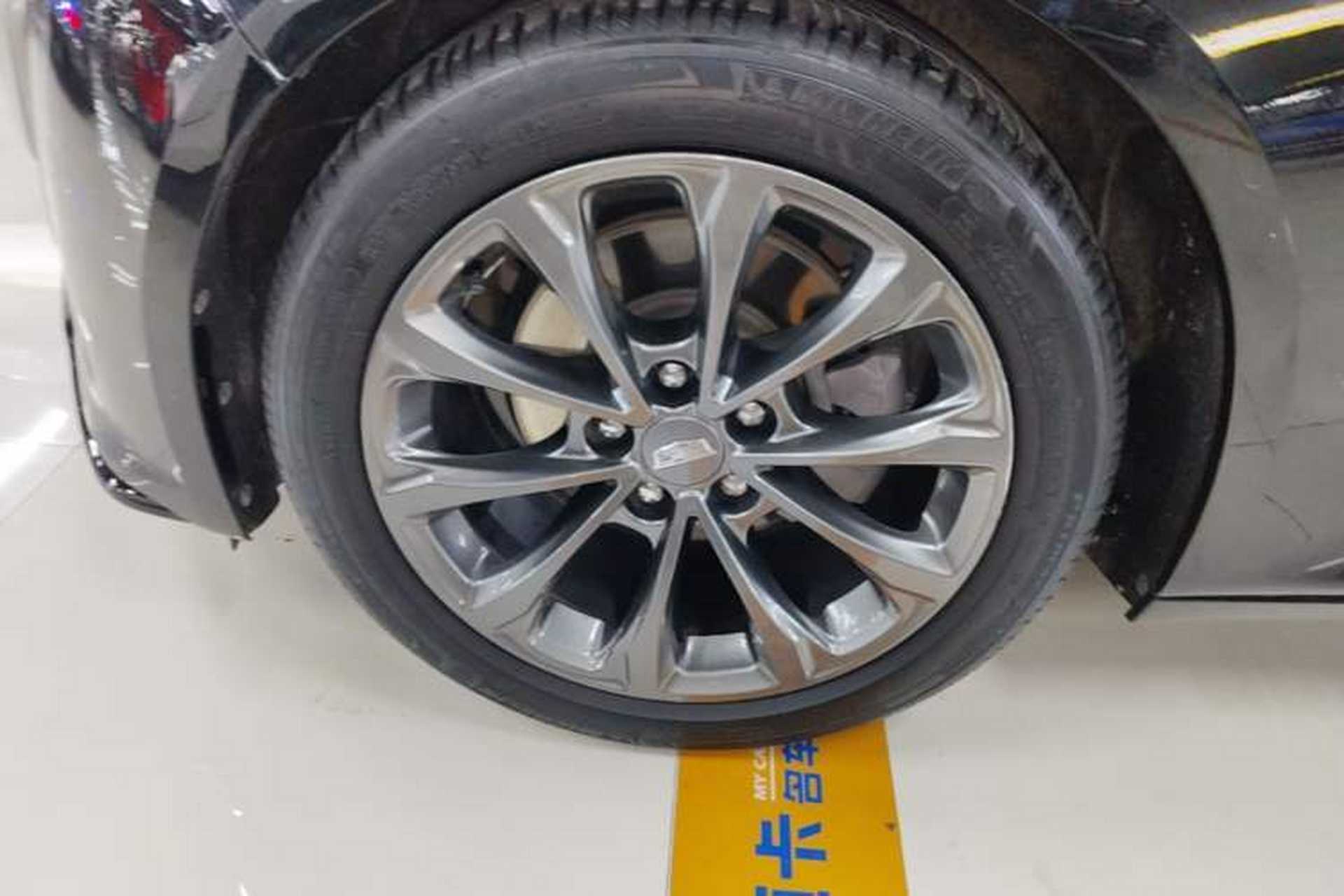 Used Cadillac CT5 2022 28T Luxury Edition Left Front Wheel Hub