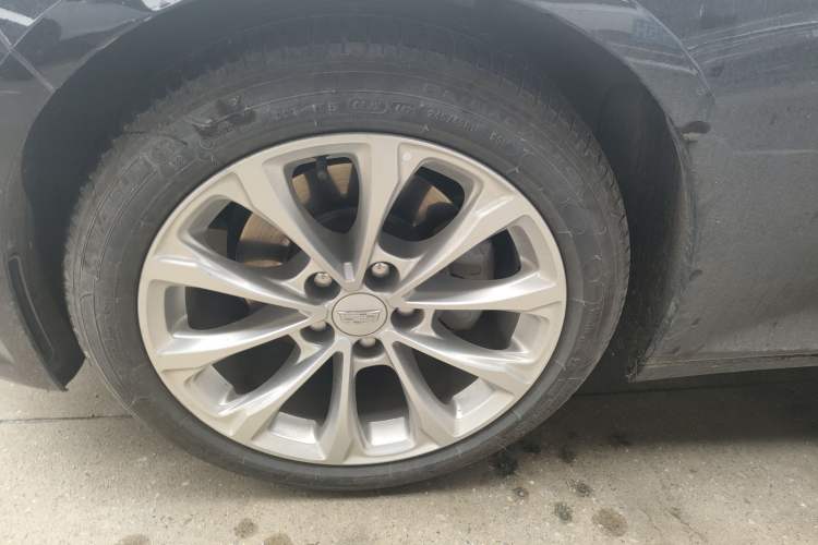 Used Cadillac CT5 2022 28T Luxury Edition Left Front Wheel Hub