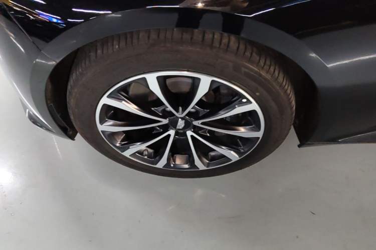 Used Cadillac CT5 2022 28T Prestige Edition Left Front Wheel Hub