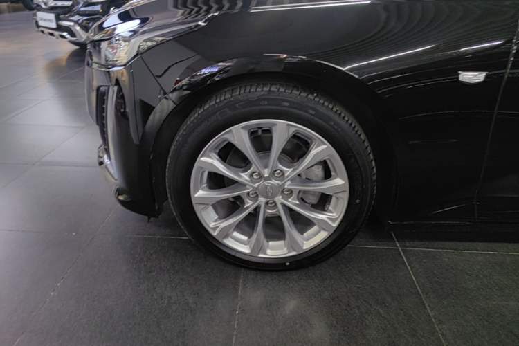 Used Cadillac CT5 2022 28T Luxury Version (Standard Edition) Left Front Wheel Hub