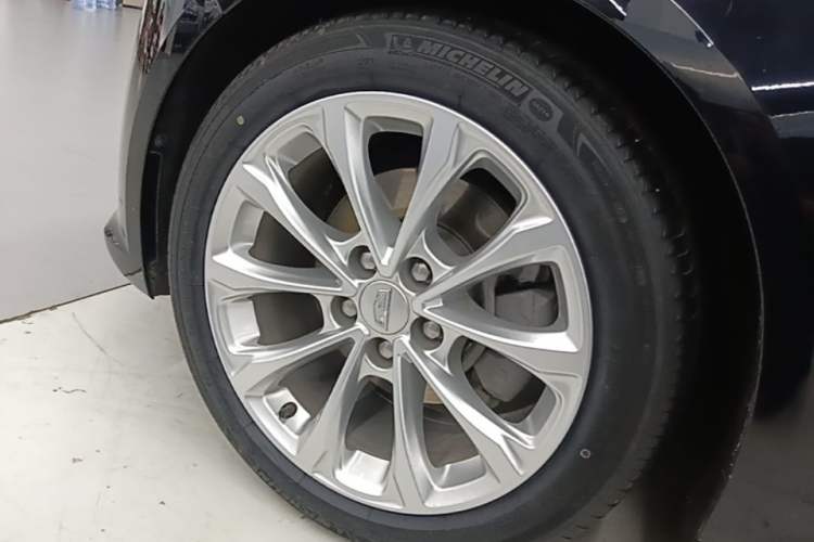 Used Cadillac CT5 2022 28T Luxury Version (Standard Edition) Left Front Wheel Hub
