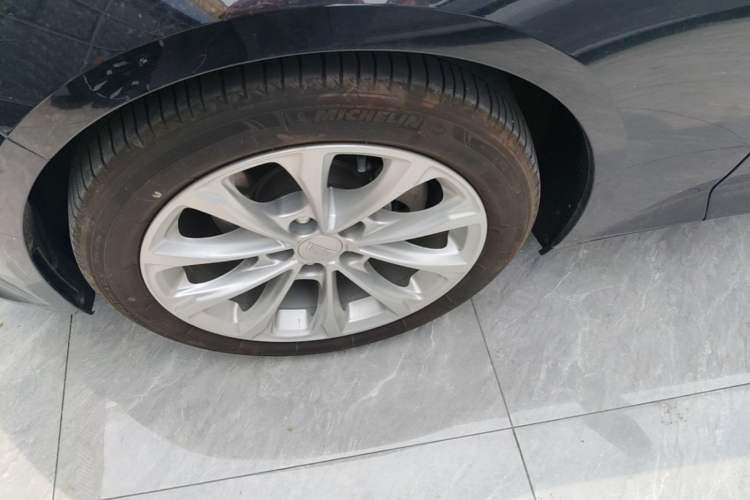 Used Cadillac CT5 2022 28T Luxury Version (Standard Edition) Left Front Wheel Hub