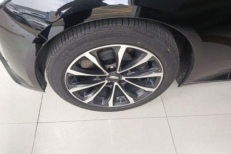 Used Cadillac CT5 2022 28T Prestige Edition Left Front Wheel Hub