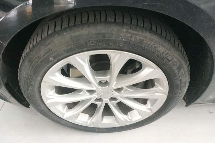 Used Cadillac CT5 2022 28T Luxury Version (Standard Edition) Left Front Wheel Hub