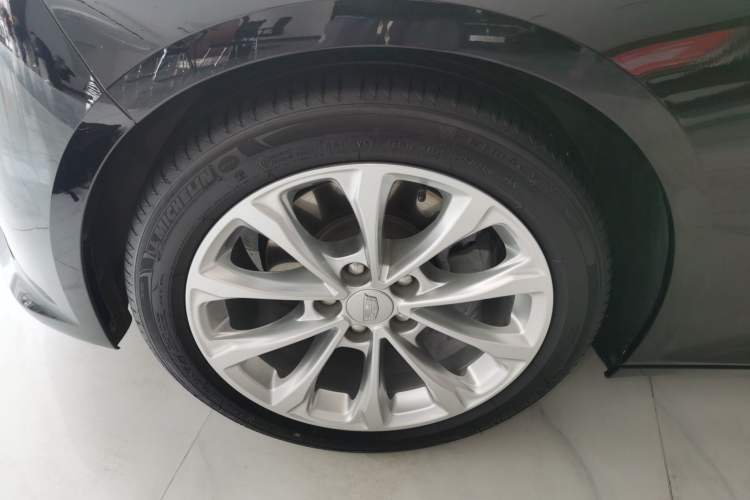 Used Cadillac CT5 2022 28T Luxury Edition Left Front Wheel Hub