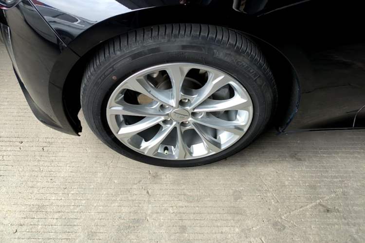 Used Cadillac CT5 2022 28T Luxury Version (Standard Edition) Left Front Wheel Hub
