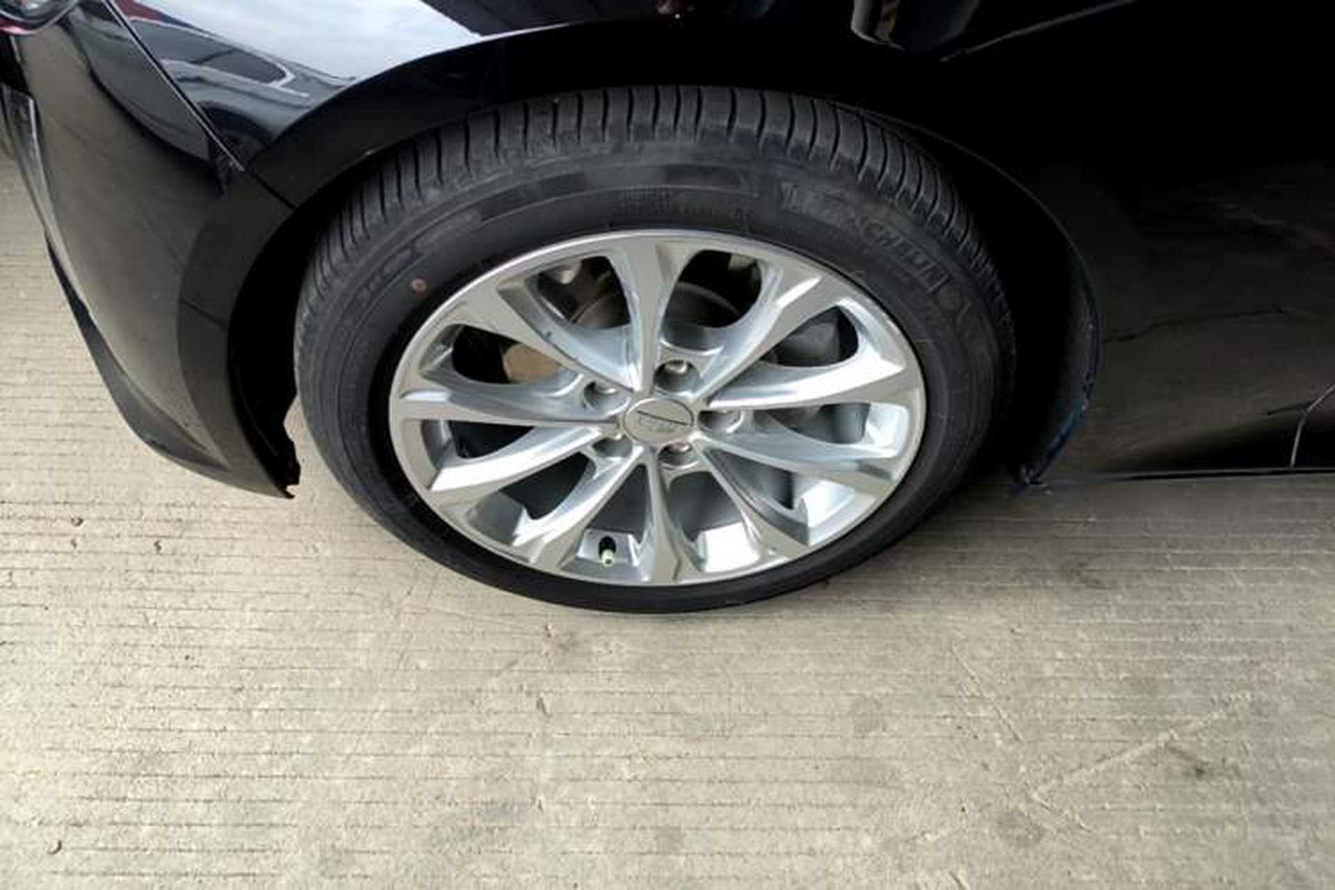 Used Cadillac CT5 2022 28T Luxury Version (Standard Edition) Left Front Wheel Hub