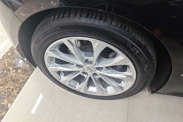 Used Cadillac CT5 2022 28T Luxury Version (Standard Edition) Left Front Wheel Hub
