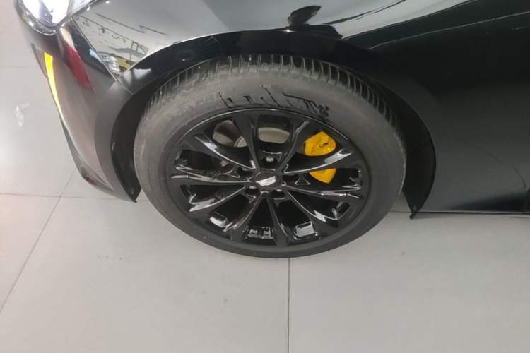 Used Cadillac CT5 2022 28T Luxury Version (Standard Edition) Left Front Wheel Hub