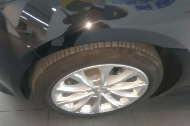Used Cadillac CT5 2022 28T Luxury Version (Standard Edition) Left Front Wheel Hub