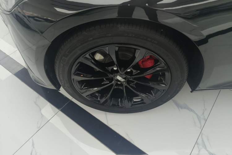 Used Cadillac CT5 2022 28T Luxury Version (Standard Edition) Left Front Wheel Hub