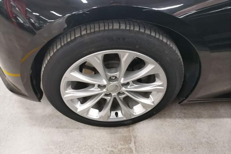 Used Cadillac CT5 2022 28T Luxury Version (Standard Edition) Left Front Wheel Hub