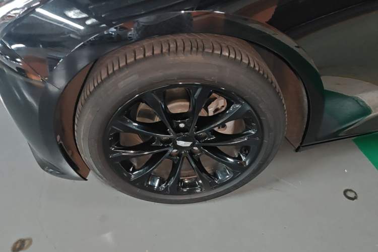 Used Cadillac CT5 2022 28T Luxury Version (Standard Edition) Left Front Wheel Hub