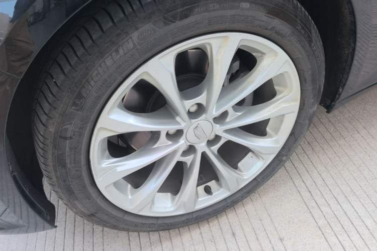 Used Cadillac CT5 2022 28T Luxury Version (Standard Edition) Left Front Wheel Hub