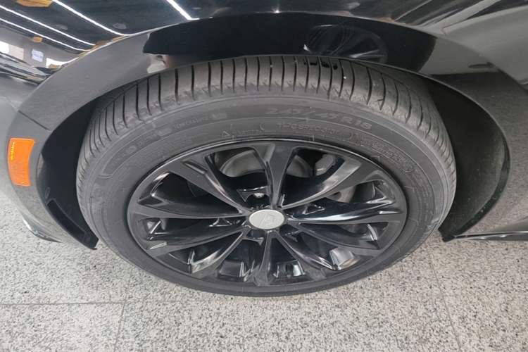 Used Cadillac CT5 2022 28T Luxury Version (Standard Edition) Left Front Wheel Hub