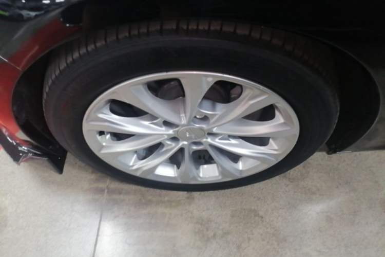 Used Cadillac CT5 2022 28T Luxury Version (Standard Edition) Left Front Wheel Hub