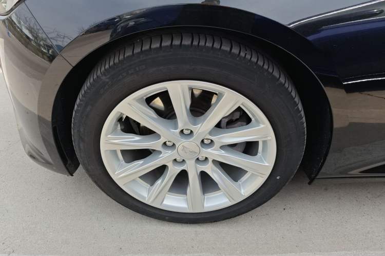 Used Cadillac CT5 2022 28T Fashion Edition Left Front Wheel Hub