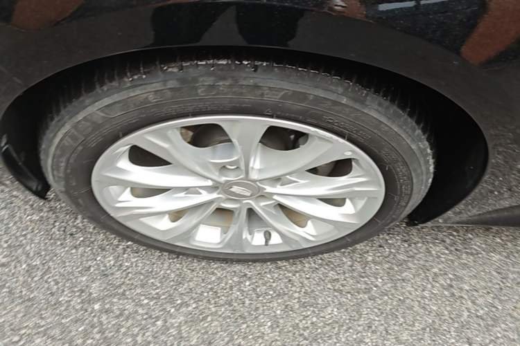 Used Cadillac CT5 2022 28T Luxury Version (Standard Edition) Left Front Wheel Hub