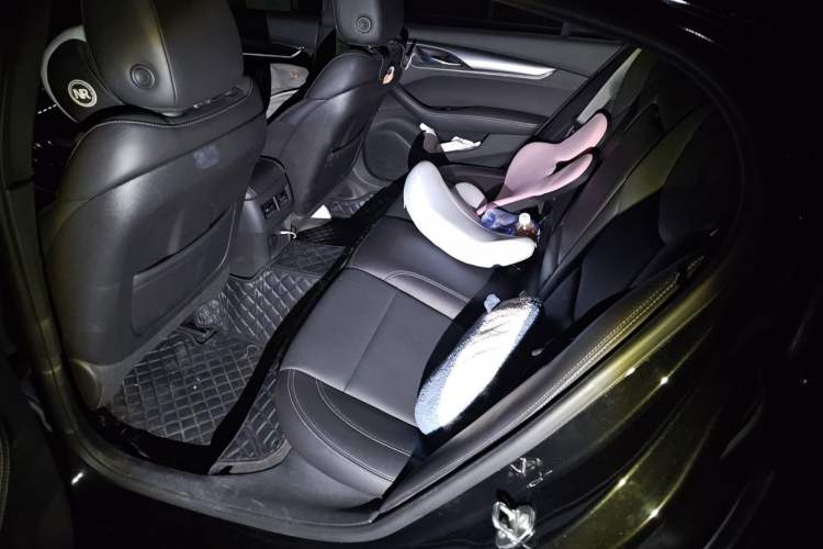 Used Cadillac CT5 2022 28T Luxury Version (Standard Edition) Left Rear Seat