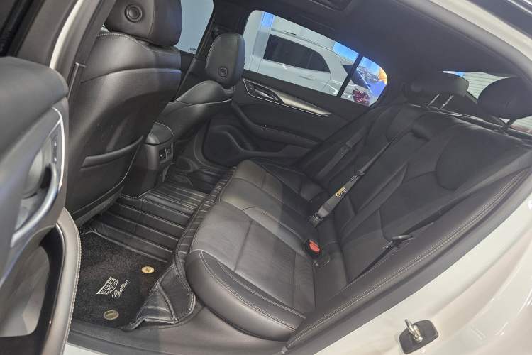 Used Cadillac CT5 2022 28T Luxury Version (Standard Edition) Left Rear Seat