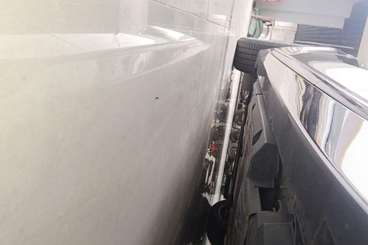 Used Cadillac CT5 2022 28T Prestige Edition Left Side Sill