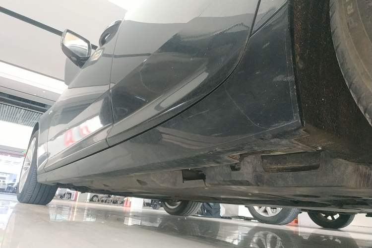 Used Cadillac CT5 2022 28T Luxury Version (Standard Edition) Left Side Sill