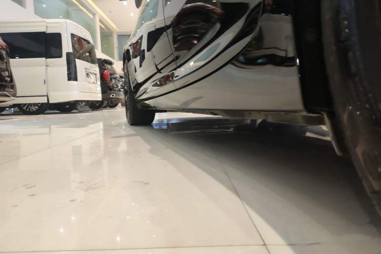 Used Cadillac CT5 2022 28T Luxury Version (Standard Edition) Left Side Sill