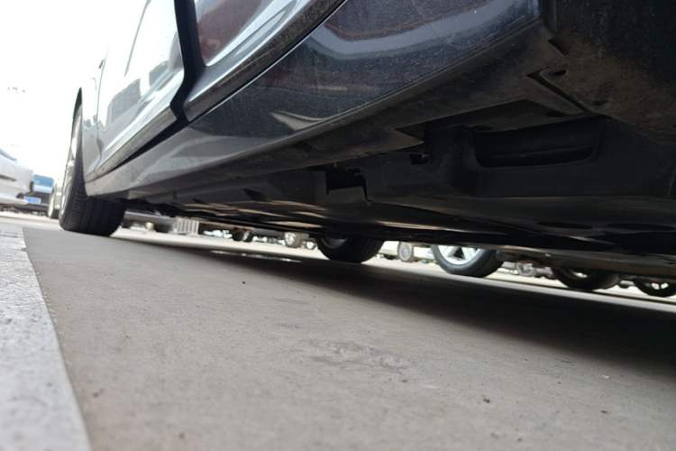 Used Cadillac CT5 2022 28T Luxury Edition Left Side Sill