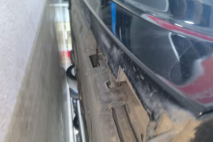 Used Cadillac CT5 2022 28T Luxury Version (Standard Edition) Left Side Sill