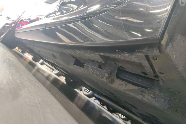 Used Cadillac CT5 2022 28T Prestige Edition Left Side Sill