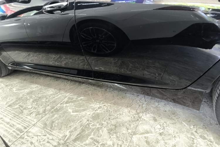 Used Cadillac CT5 2022 28T Luxury Edition Left Side Sill