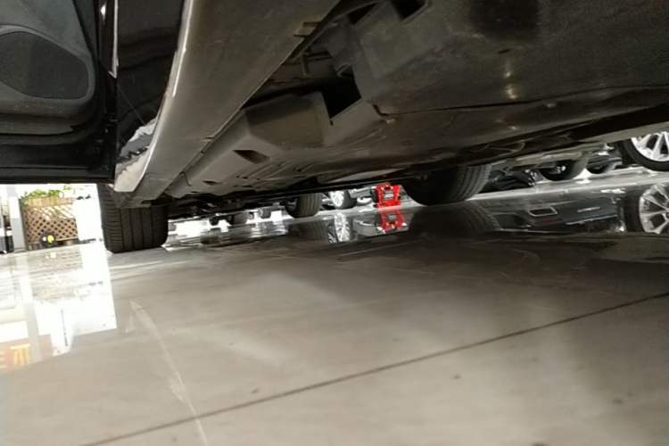 Used Cadillac CT5 2022 28T Prestige Edition Left Side Sill