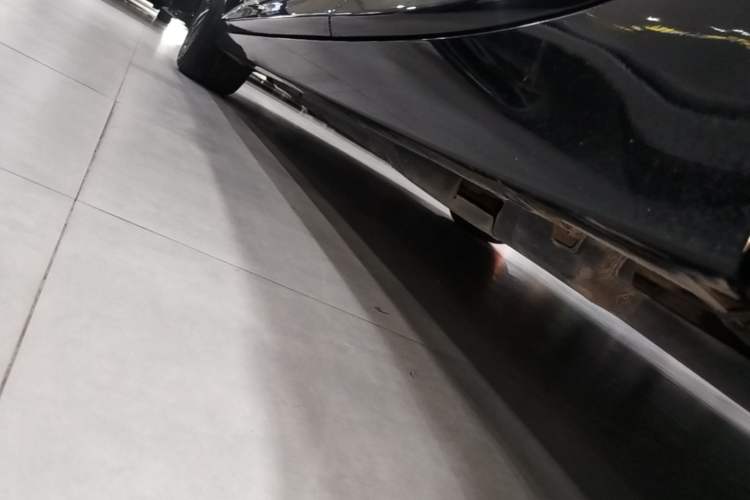 Used Cadillac CT5 2022 28T Prestige Edition Left Side Sill